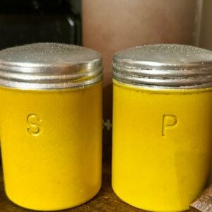 VTG Pair Of Metal Aluminum Salt & Pepper Shakers - RARE Yellow - Farmhouse